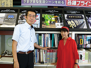 Central S·D 有限公司的江藤女士（右）和坂本先生。