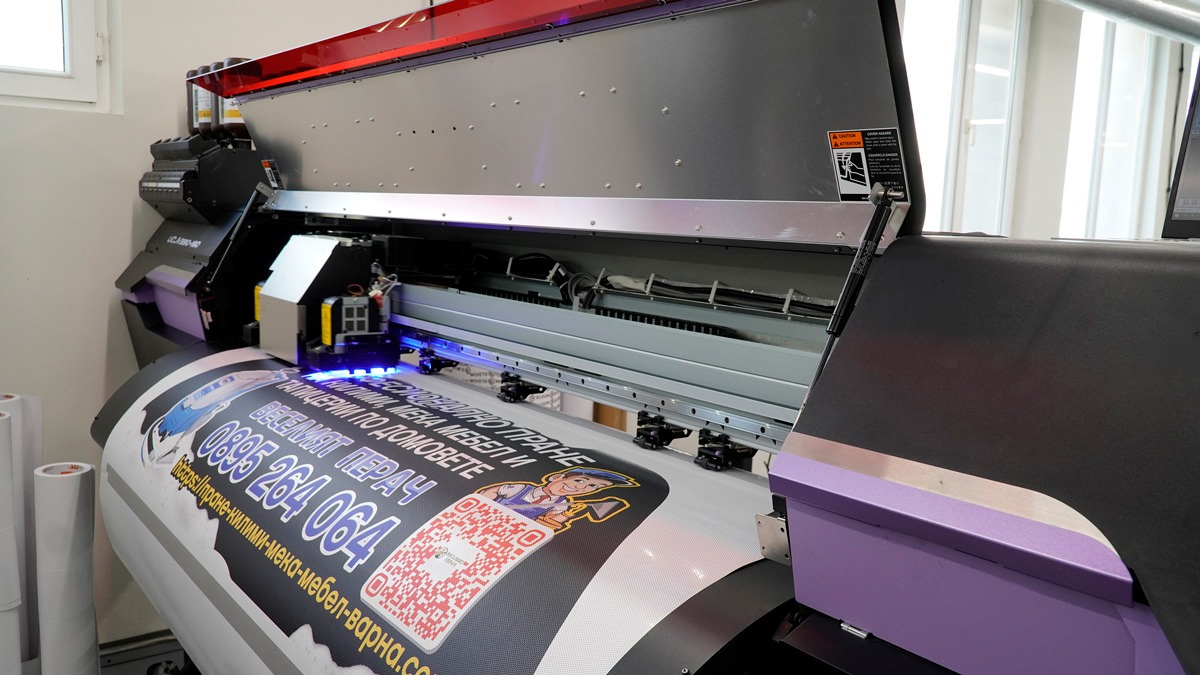 「UCJV330-160」為Express Print公司大圖輸出生產線上新加入的最新主力機種之一。