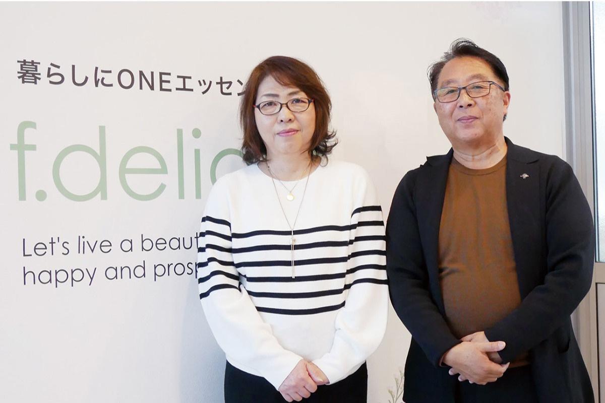 伏木晶子社長（左）和伏木栄二郎專務董事（右）