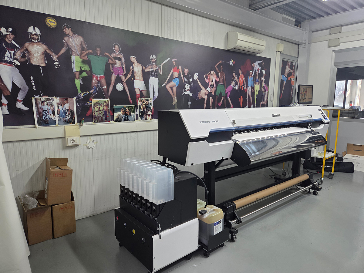 Erreà Sport S.P.A.導入的TS330