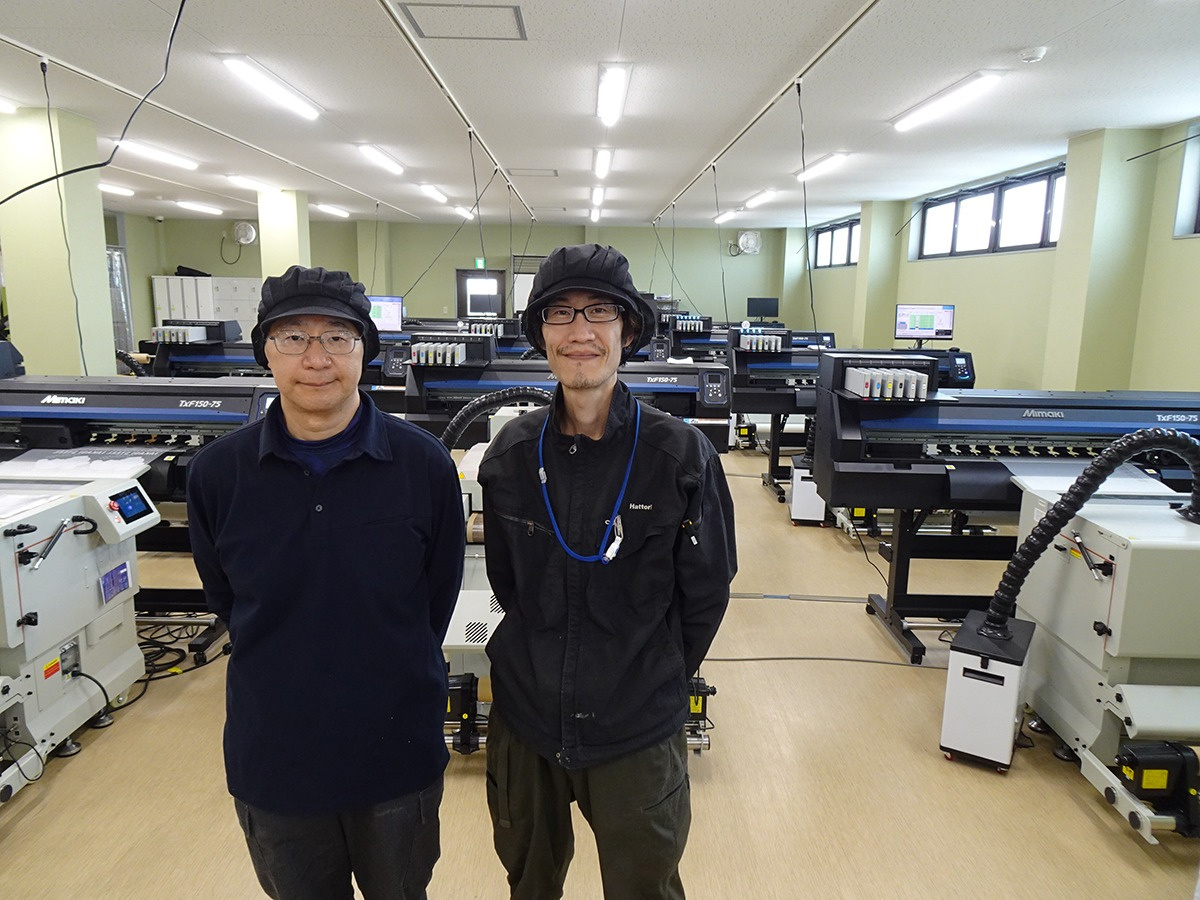 關東旗的製造商，現今面臨的市場挑戰 ，運用11台DTF印刷機「TxF150-75」應對大量生產：服部股份有限公司